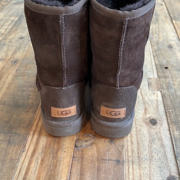 UGG classic short II boots in chocolate - Picture 2 of 4